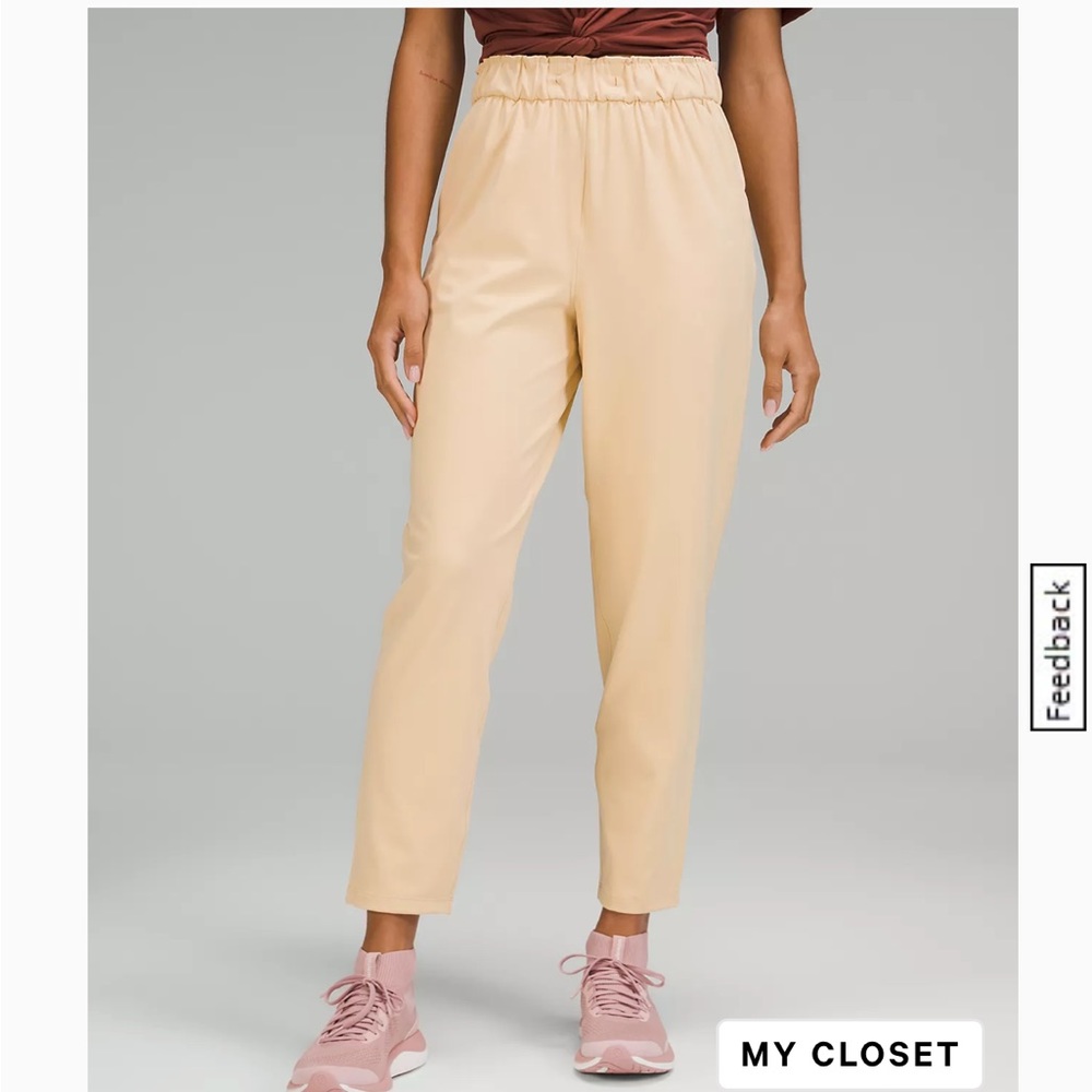 Lululemon travel pant 7/8 length Prosecco on the fly